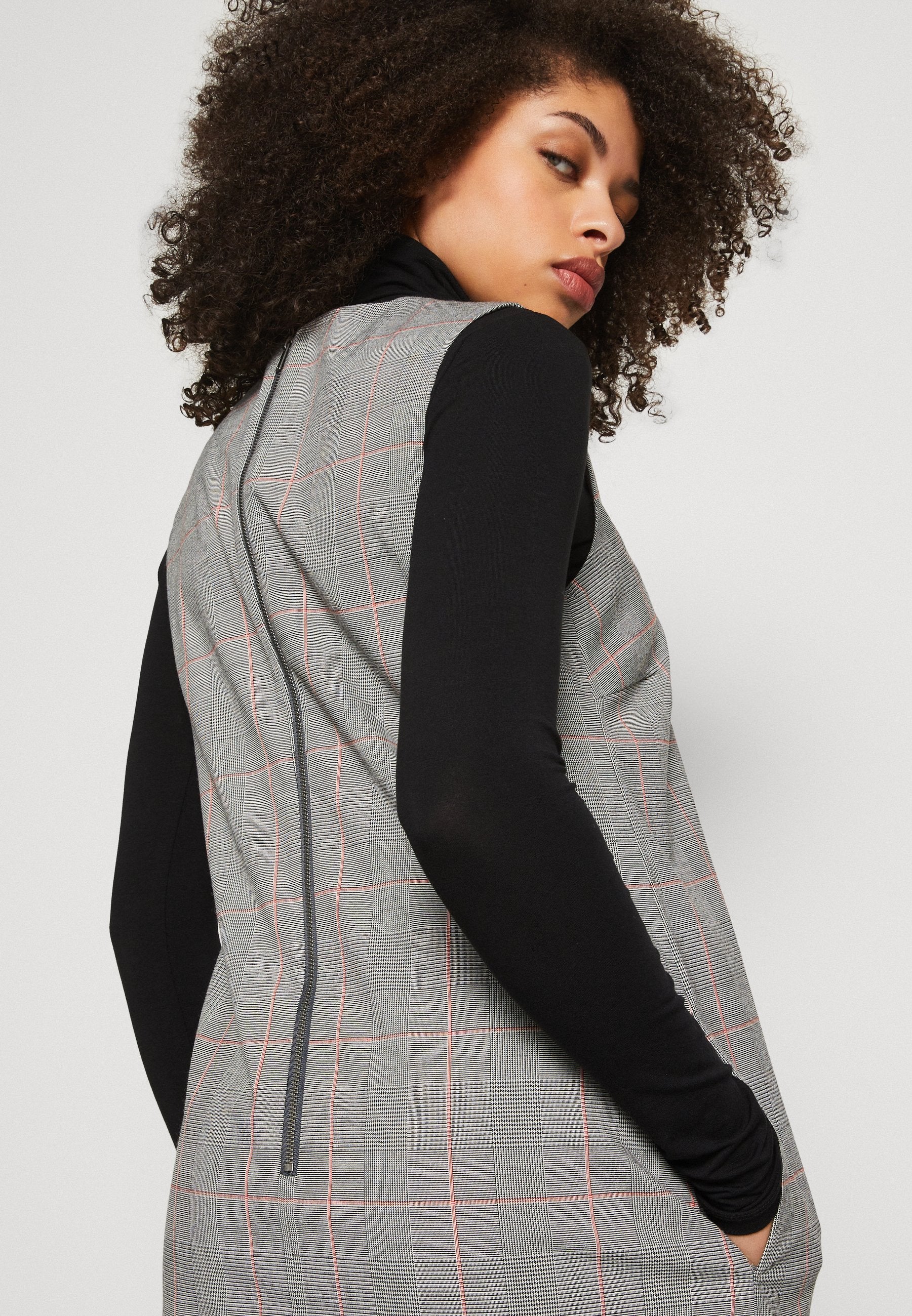 SHIFT DRESS Media 7