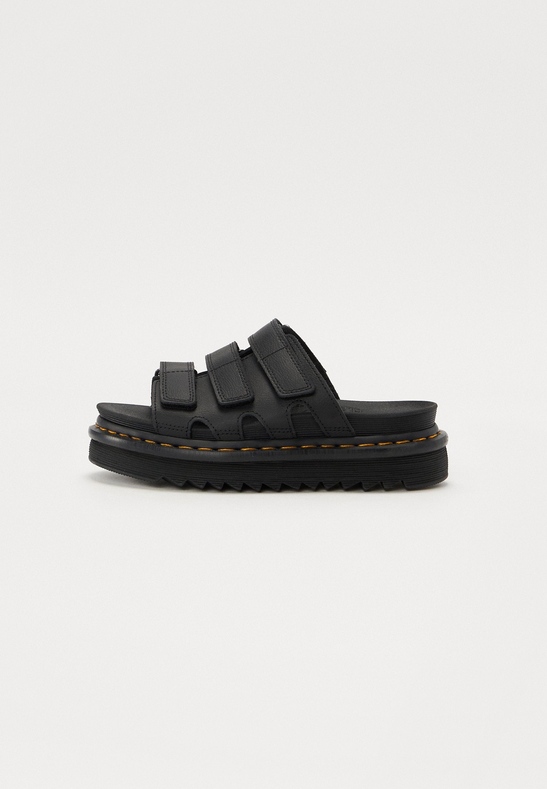 Dr. Martens RAINE