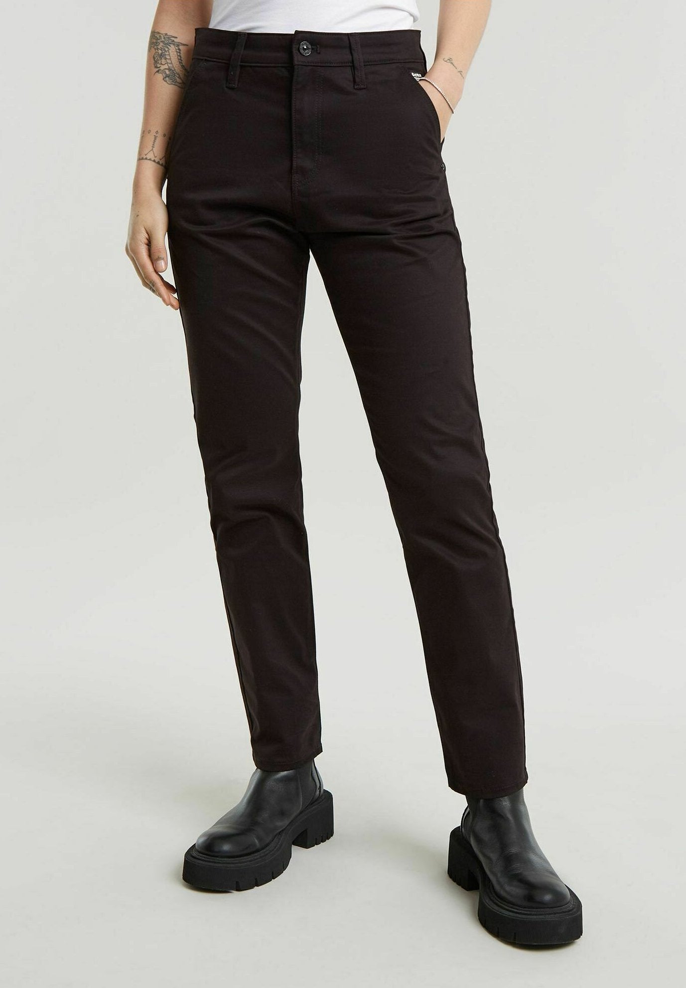 SLIM CHINO Media 3