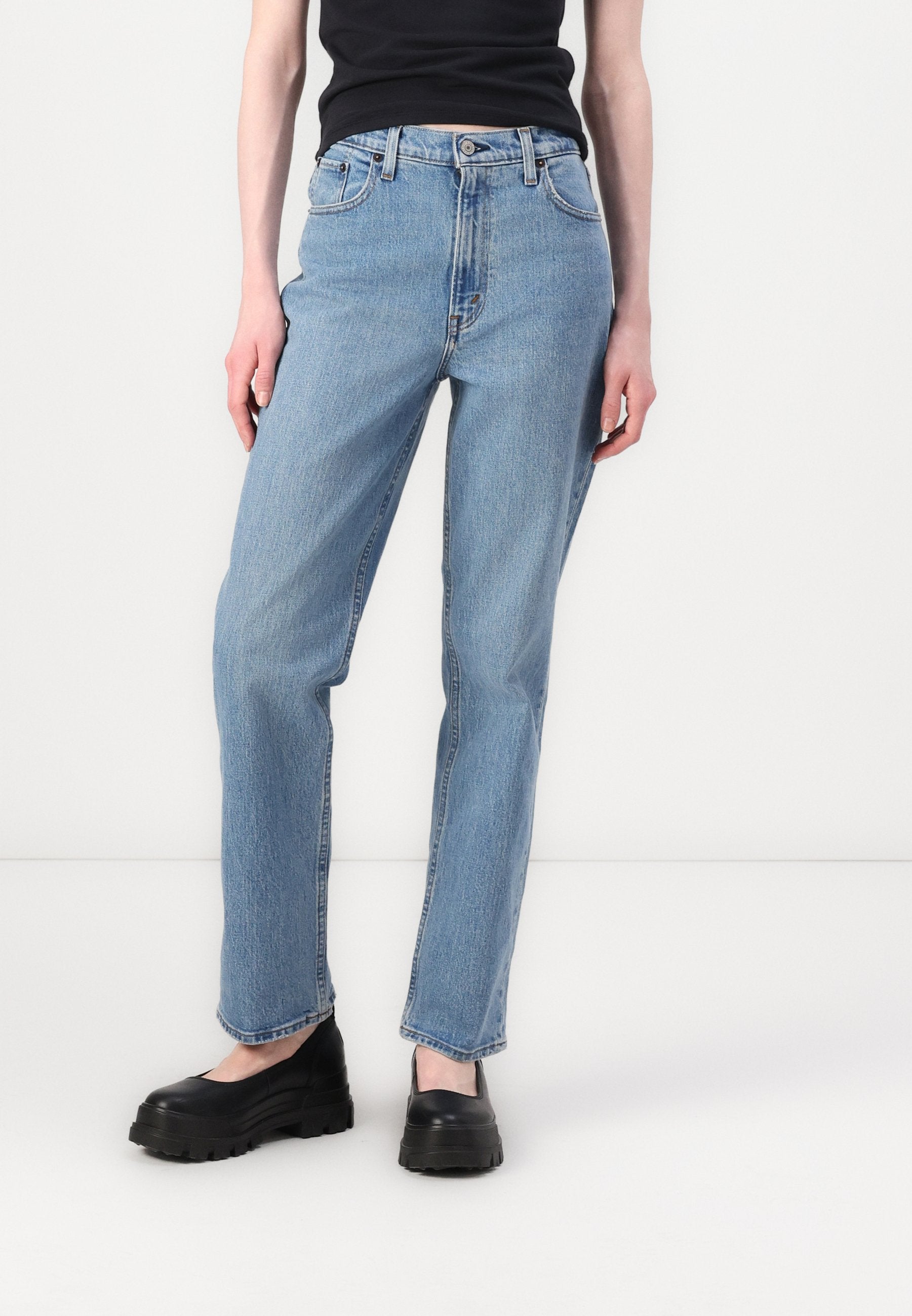 Abercrombie & Fitch Ultra High Rise 90s Straight Jean