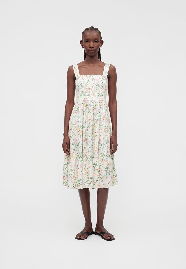 Vero Moda VMSWAY SMOCK DRESS - Day dress - snow white
