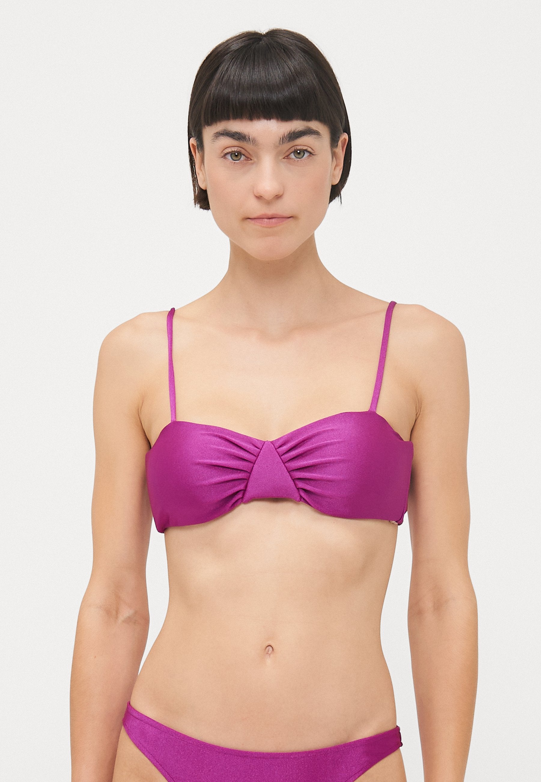 ADRIANA DEGREAS SOLID FRILLED
