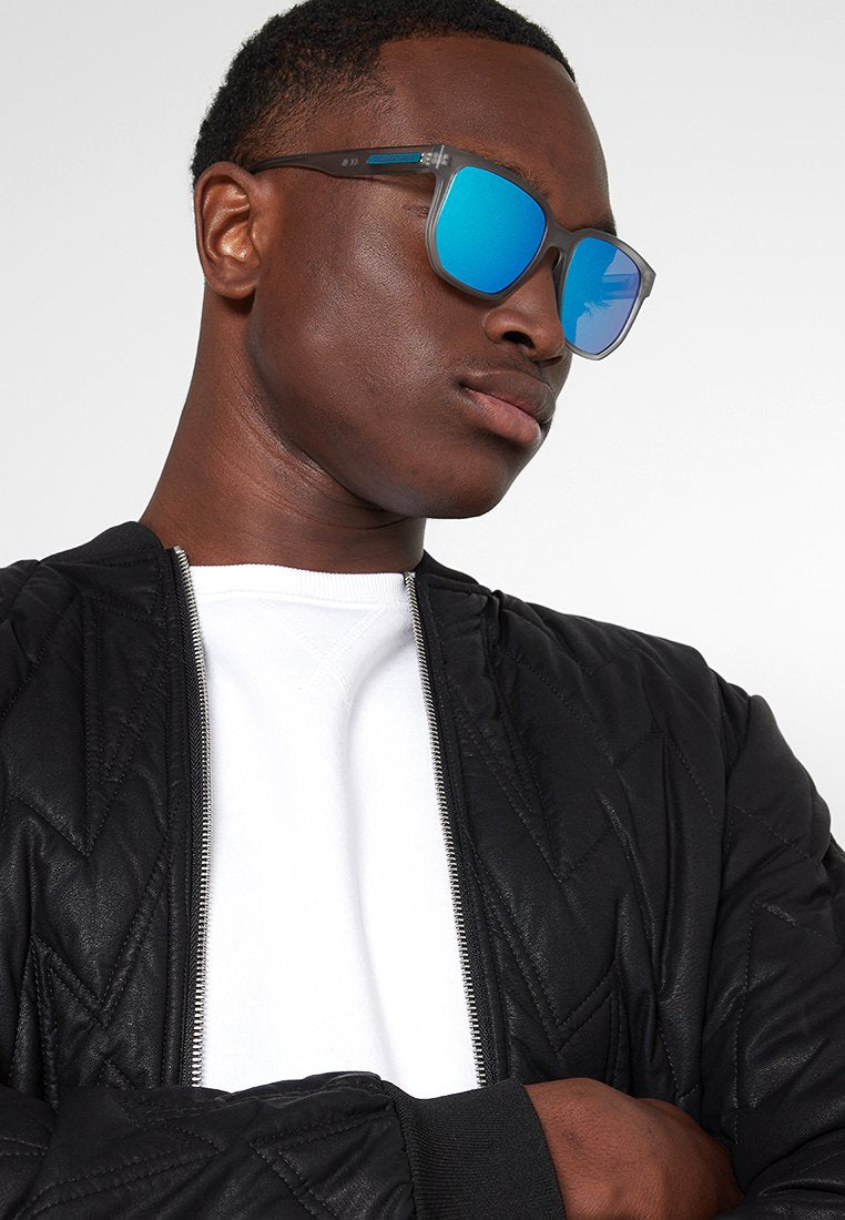 Calvin Klein Jeans Sonnenbrille Media 2