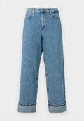 Hoch taillierte blaue Denim-Jeans mit weiten Beinen und hochgekrempelten Säumen, ausgestattet mit Vorderaschen und Gürtelschlaufen.