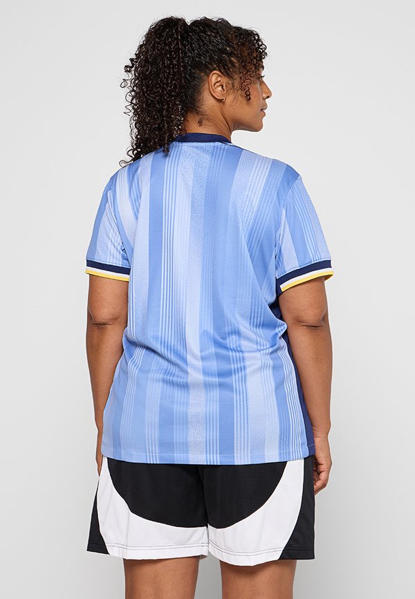Nike Performance
