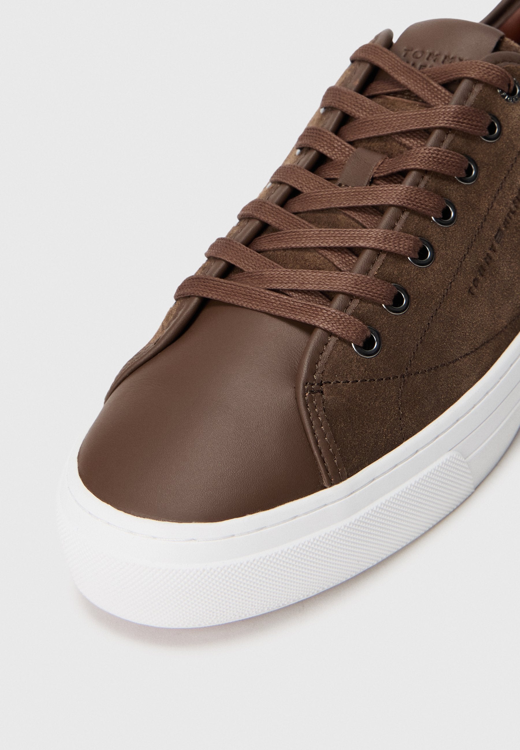 LEATHER MIXED TEXTURE COURT TRAINERS Media 5