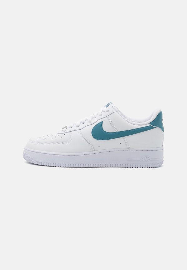 Nike Sportswear AIR FORCE ESSENTIAL - Trainers - white/smokey blue