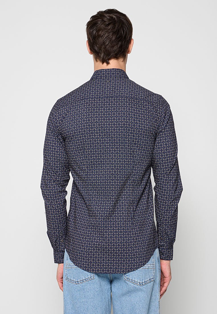 Petrol Industries SLIM FIT