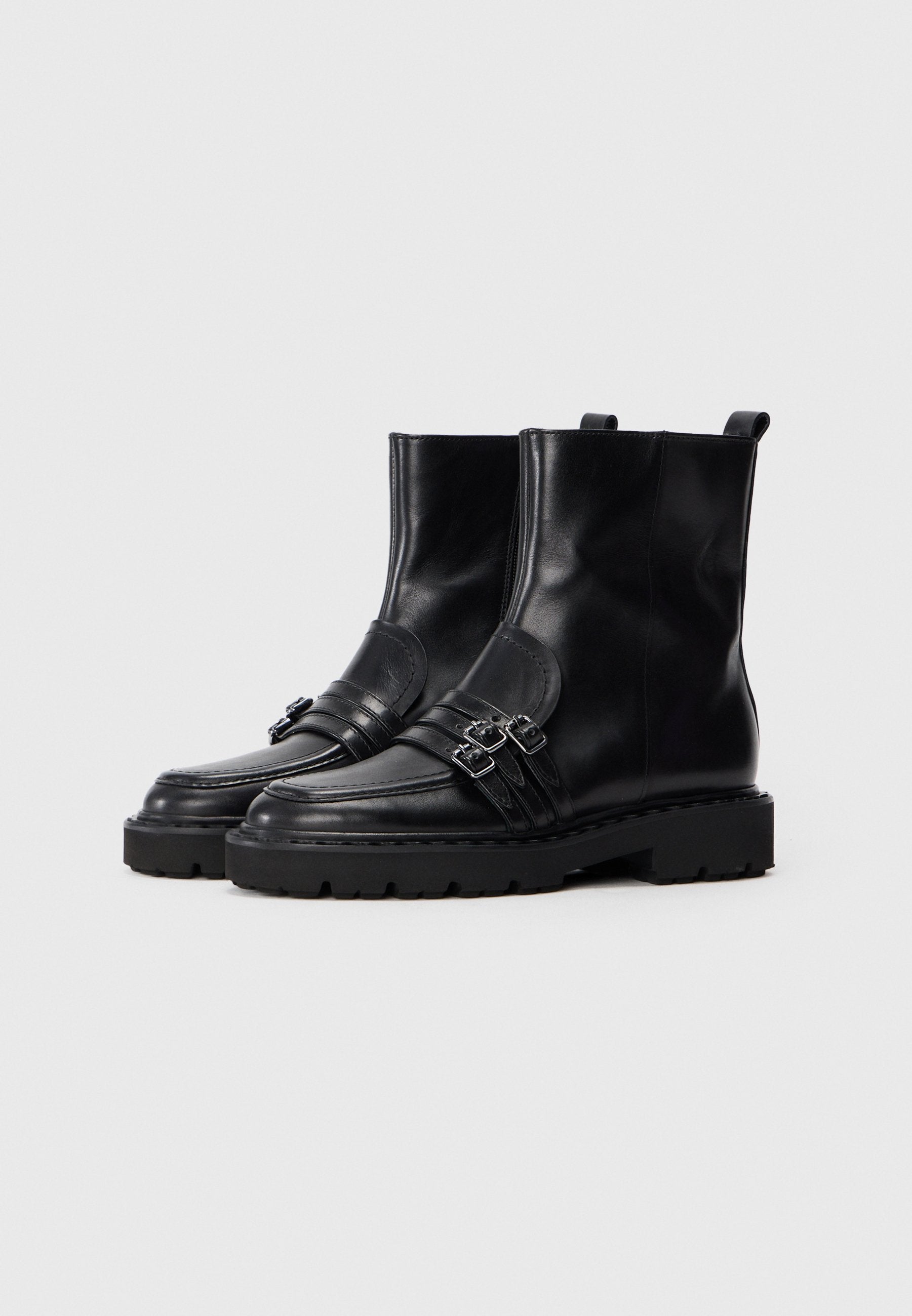 Kennel + Schmenger