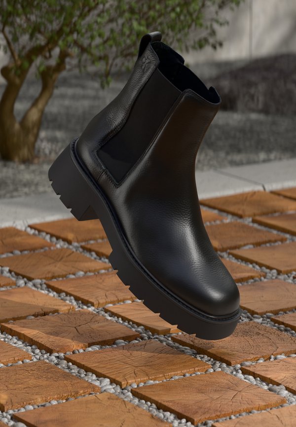 Calvin Klein CHUNKY CHELSEA BOOT - Platform ankle boots - black