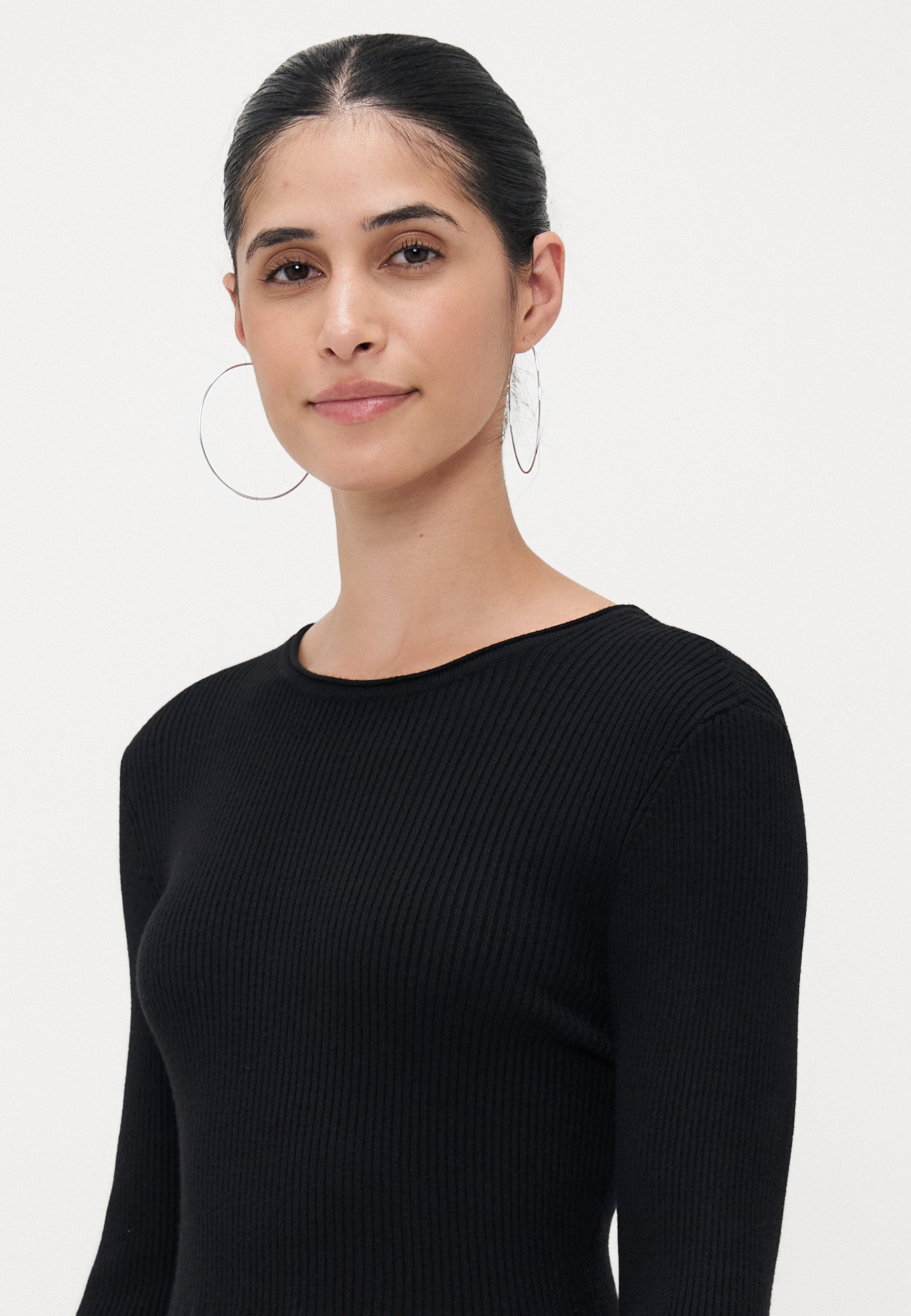 ONLNATASCHA O NECK  Media 5