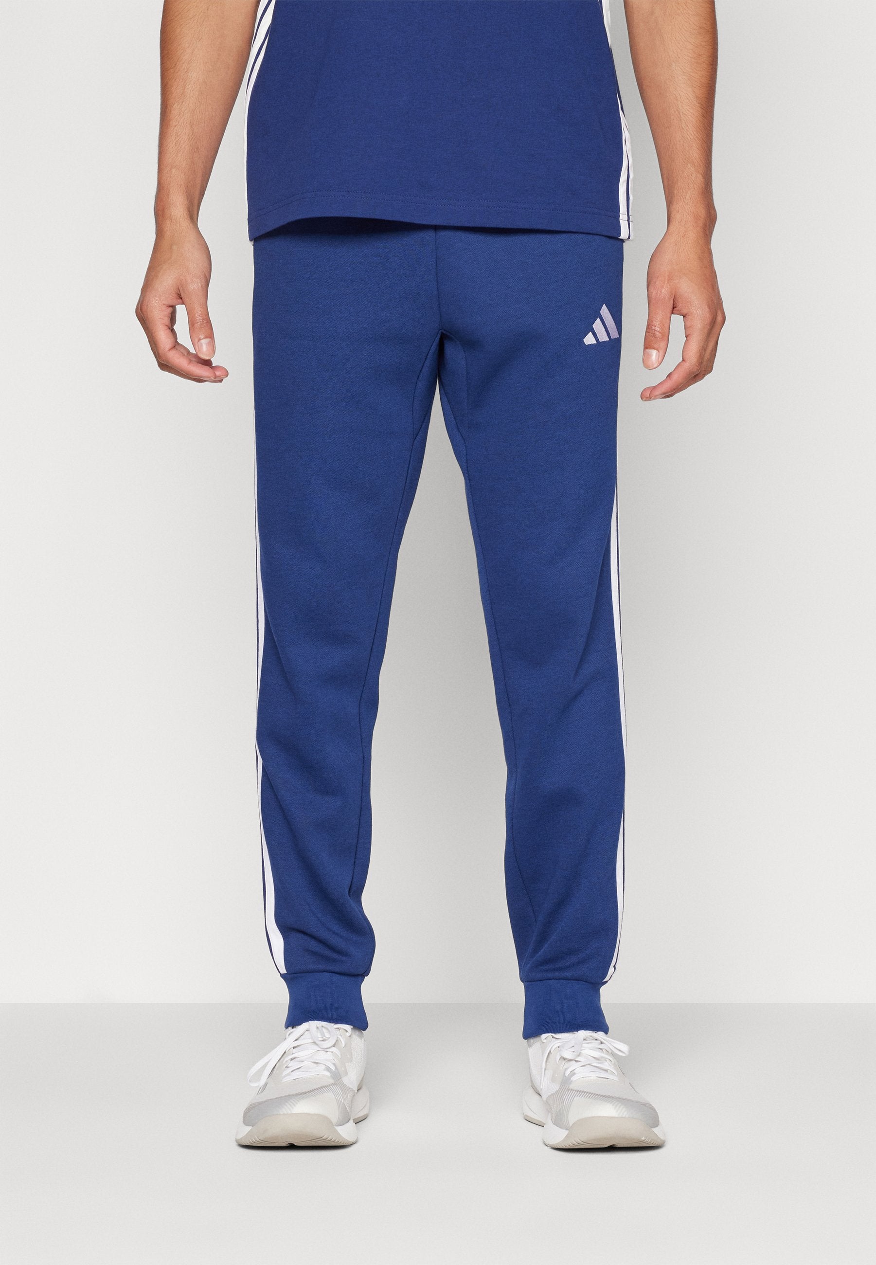 adidas Sportswear REGULAR FIT
