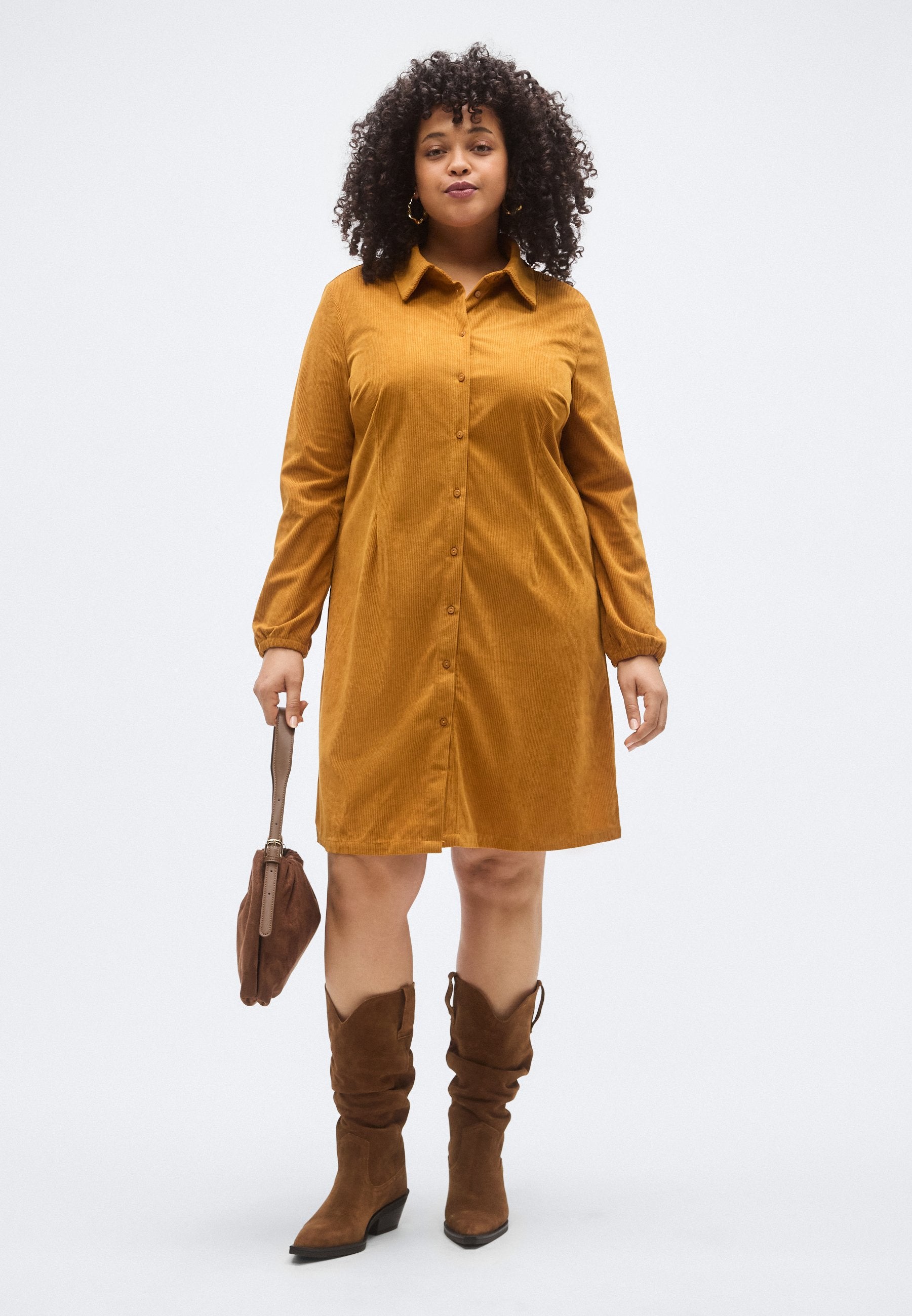 CARMAKINTA HOMA SHIRT KNEE DRESS Media 2