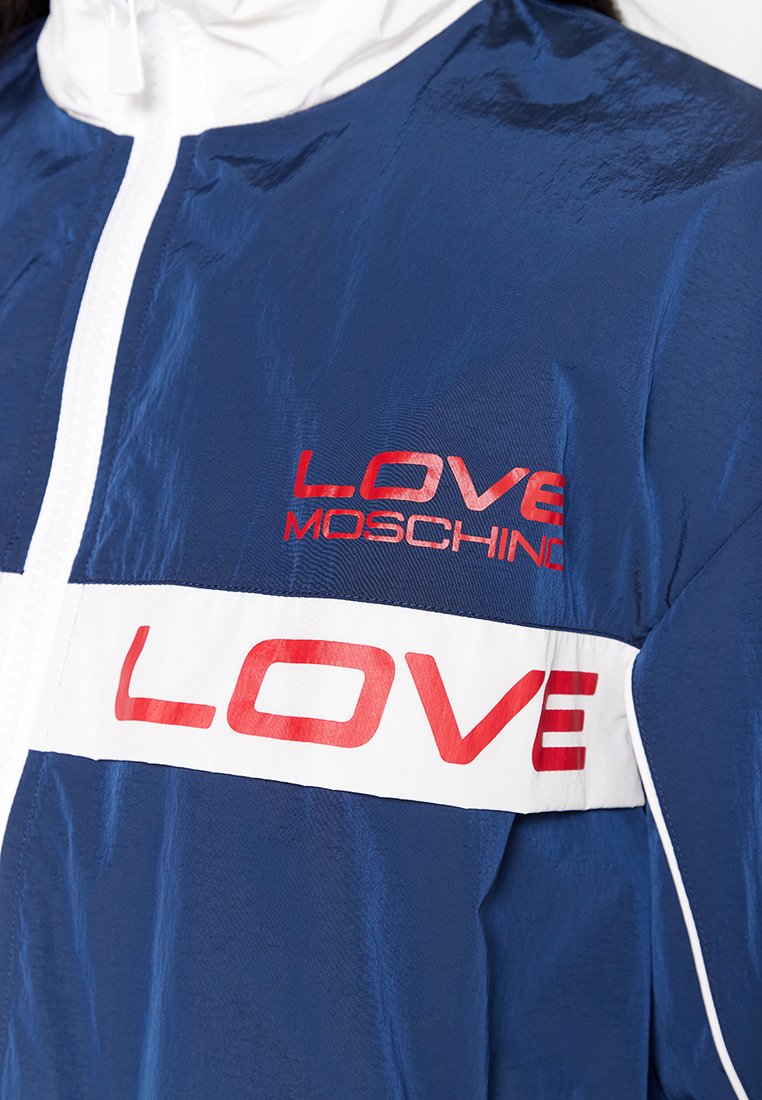 Love Moschino