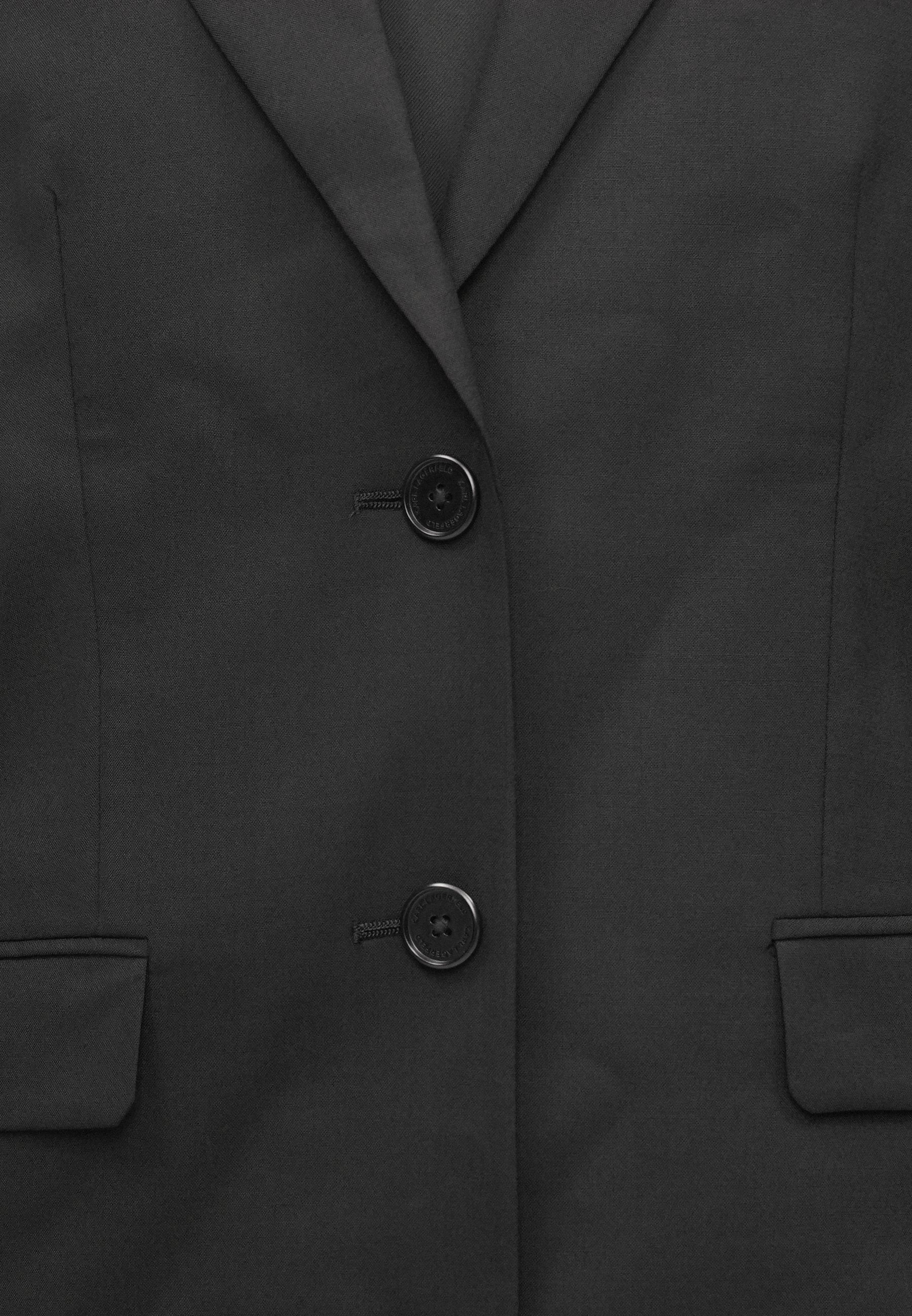 LOGO TAPE RELAXED  Media 6
