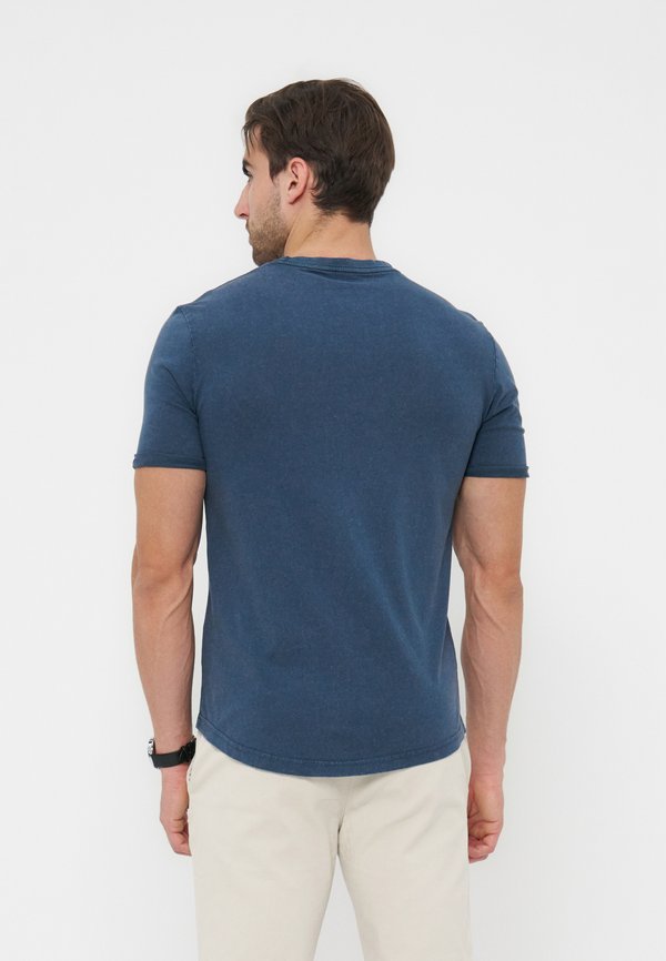Pier One by Zalando