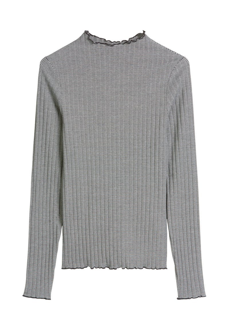 LONGSLEEVE SLIM Media 1