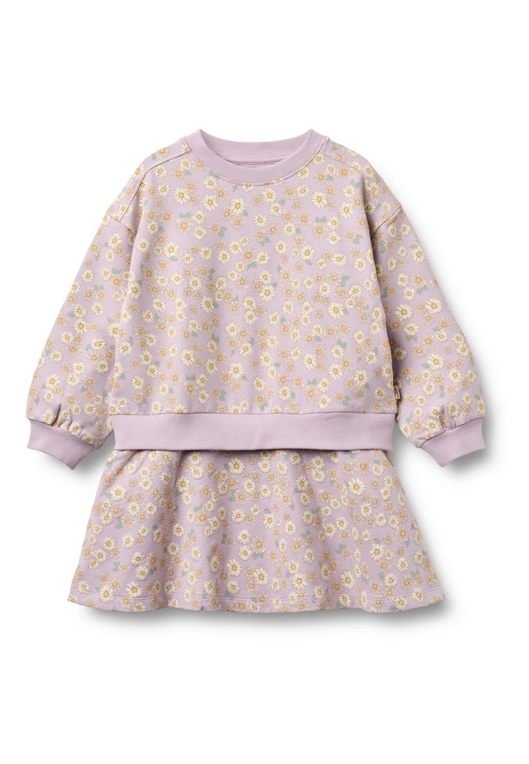 Fliederfarbenes Kleid mit langen Ärmeln, Blumenmuster mit gelben Blumen, weicher Baumwollstoff, runder Ausschnitt sowie elastische Bündchen und Taillenbund.