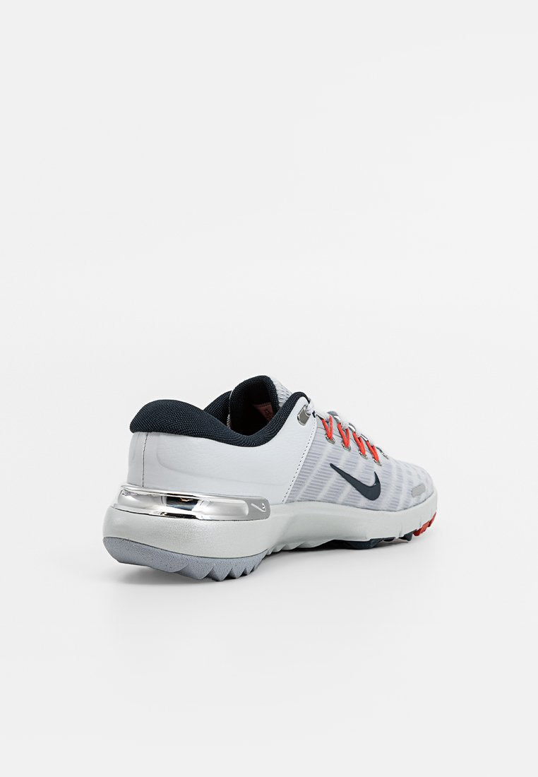 Nike Performance