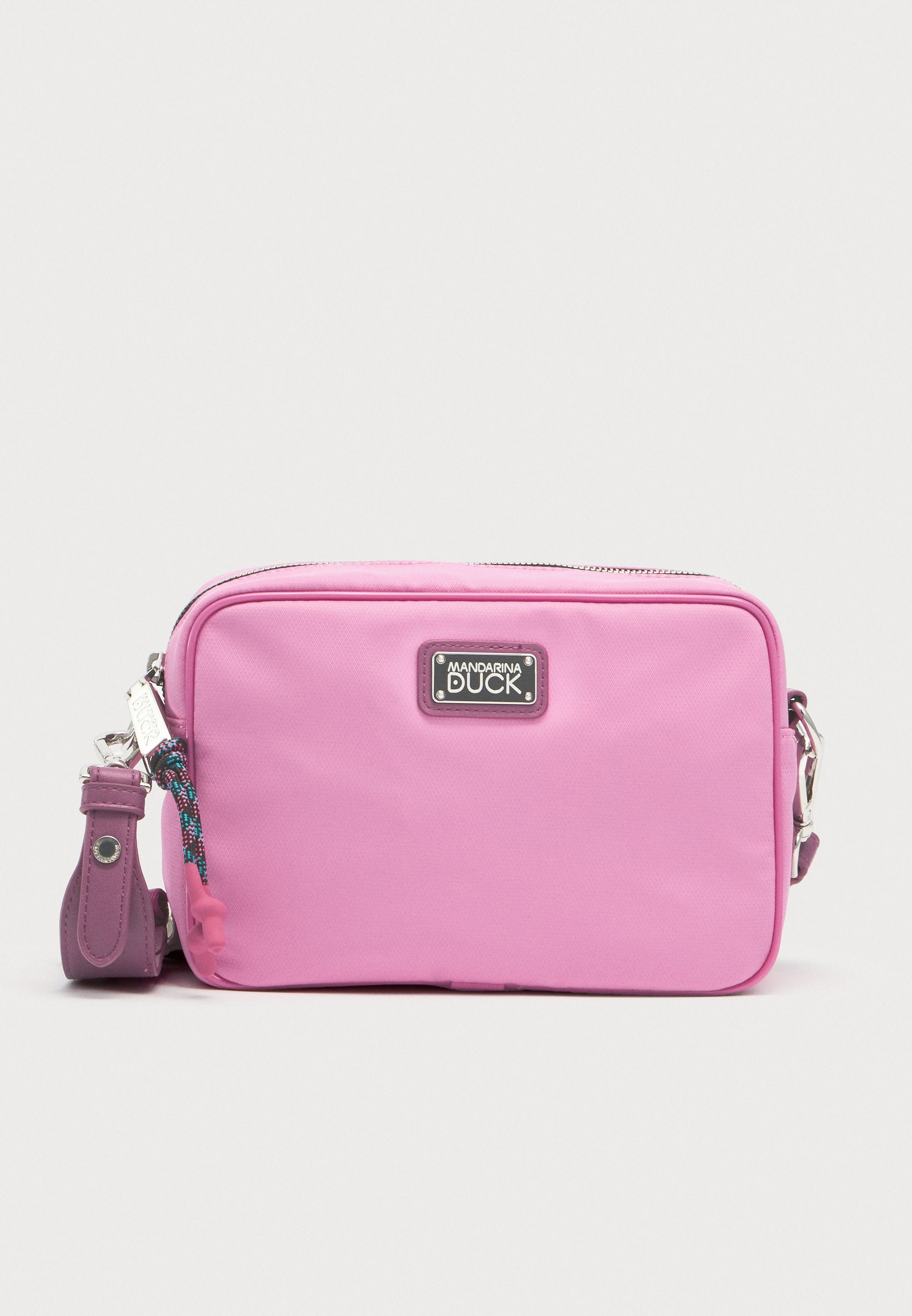 Mandarina Duck STYLE