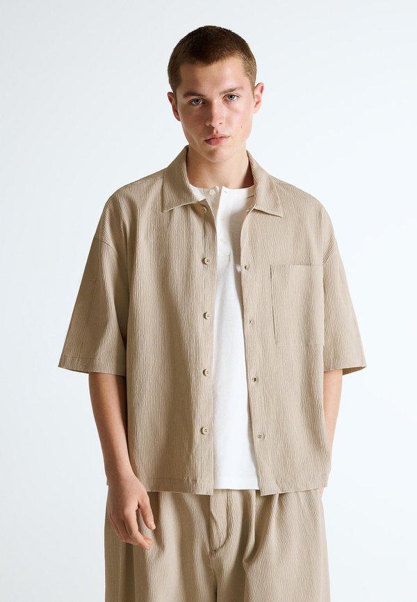 Bershka BOXY PLEATED - SHIRT  01112557 - Shirt - sand
