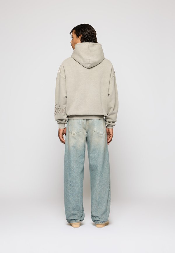 EIGHTYFIVE KNEE CUT