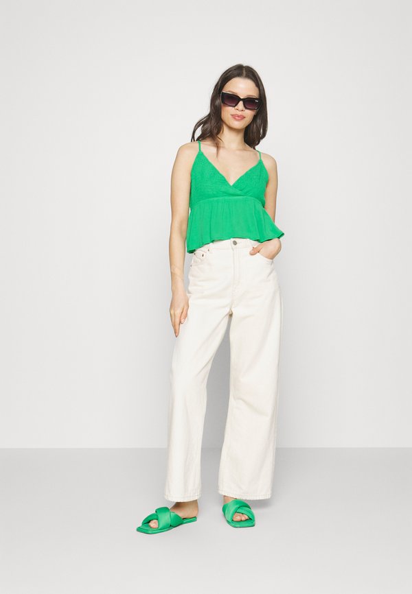 Vero Moda Petite VMMENNY SMOCK SINGLET