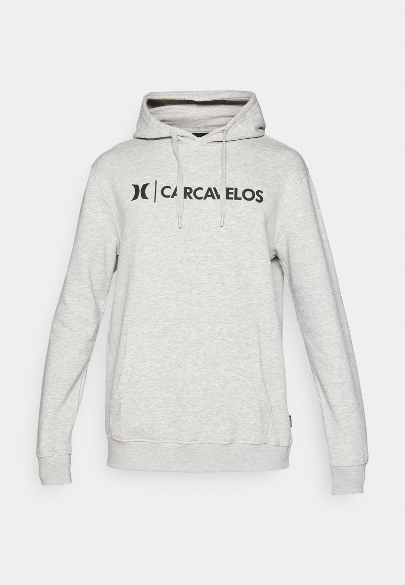 Graue Kapuzenjacke mit einer vorderen Tasche, Kordeln und einem bedruckten Logo mit der Aufschrift "CARCAVELOS". Aus weichem, strukturiertem Material gefertigt.