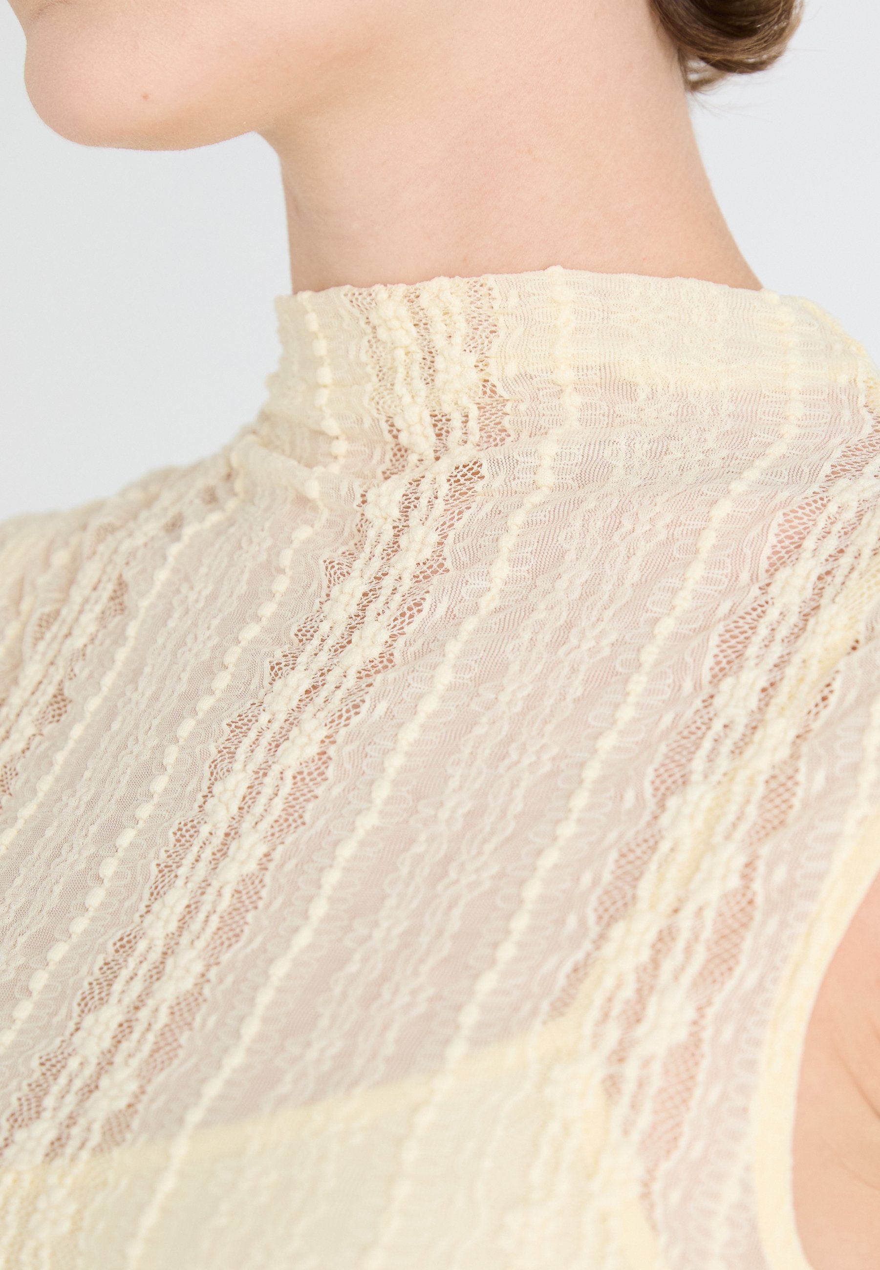 Gina Tricot DRESS