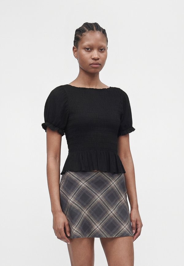 ONLY ONLMOLLY S/S SMOCK TOP JRS - Blouse - black