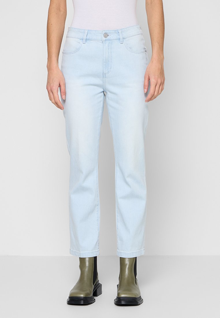 comma Flared Jeans Media 1
