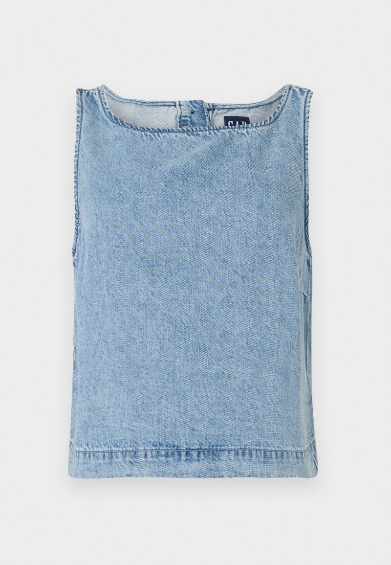 Hellblaues, ärmelloses Denim-Oberteil mit rundem Ausschnitt, geradem Schnitt und sichtbarer Naht. Minimalistisches Design ohne zusätzliche Muster.