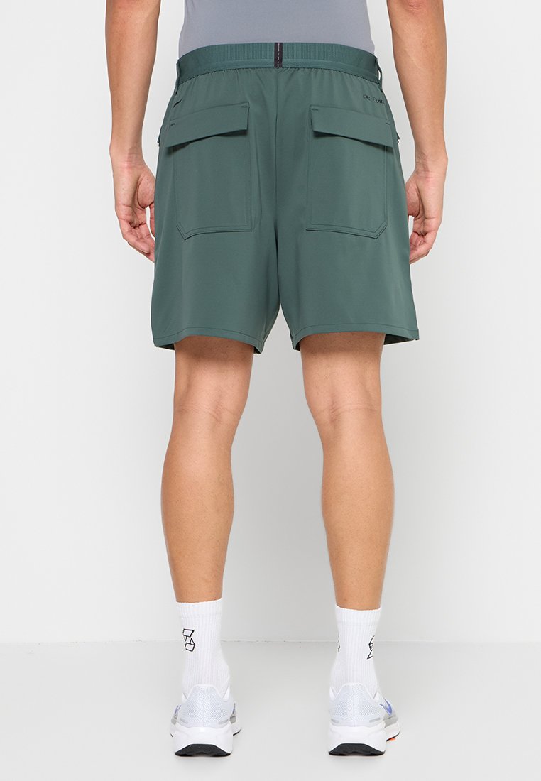 Nike Performance
