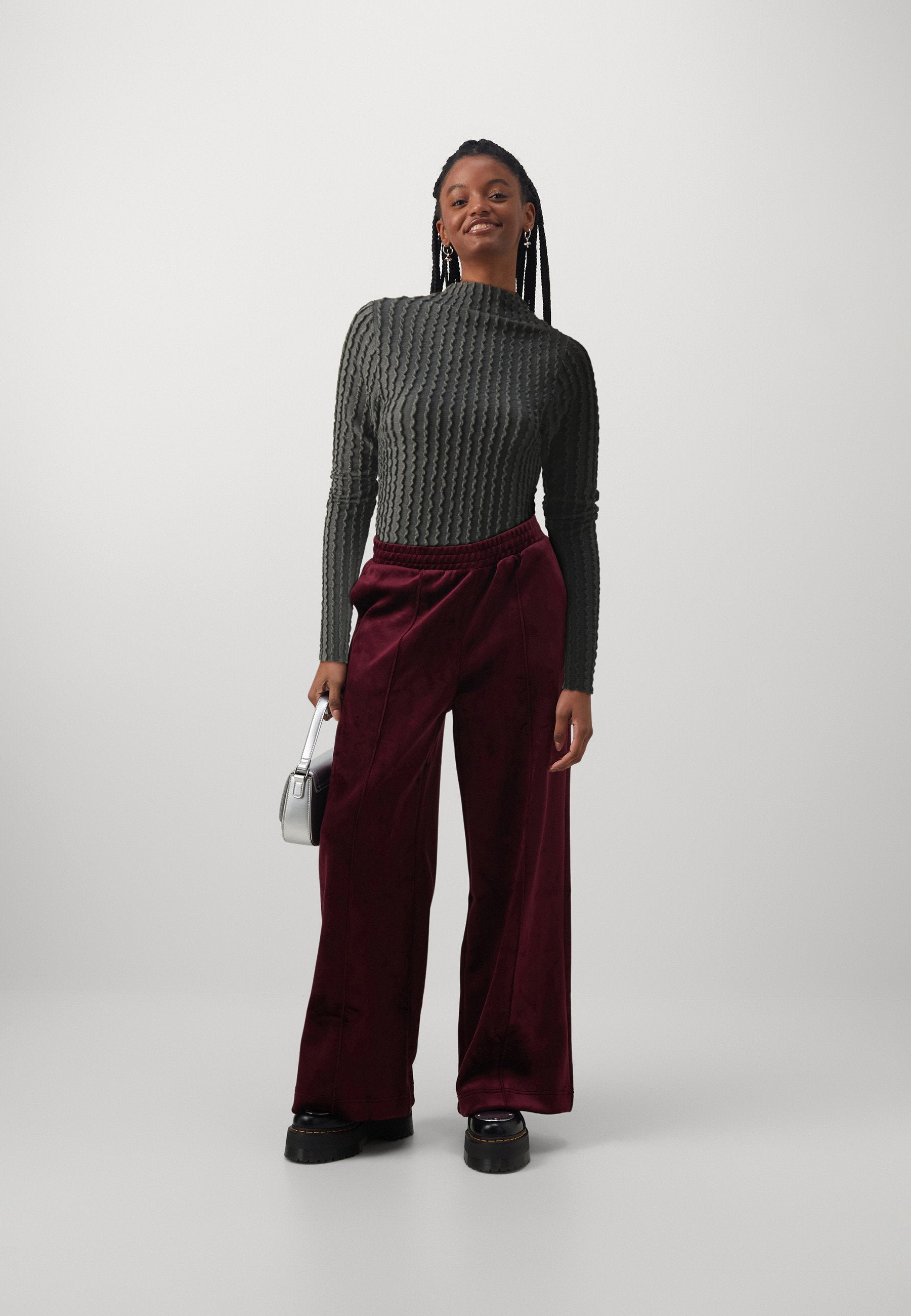 ONLY ONLHELLE MOCK NECK
