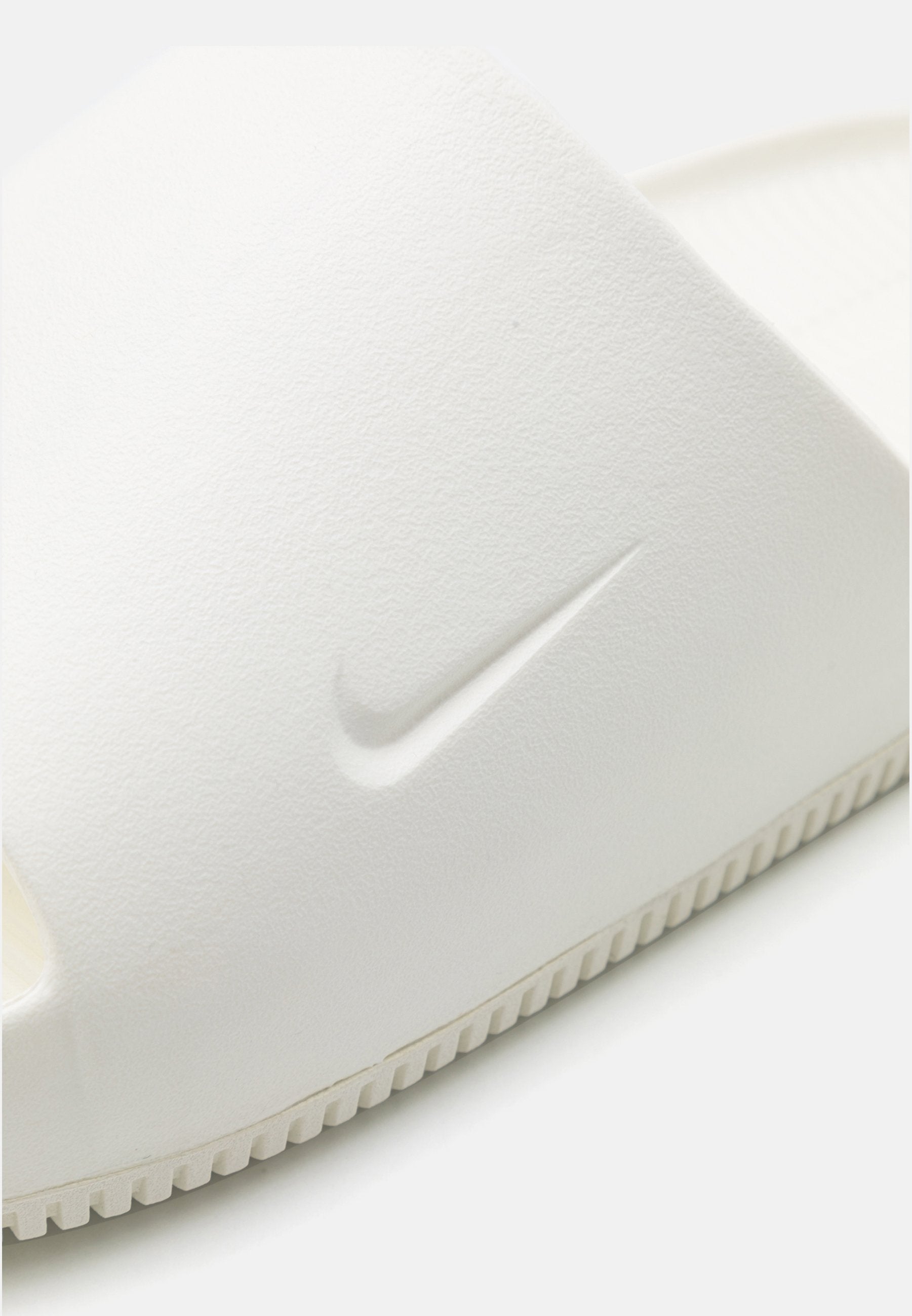 Nike Sportswear CALM