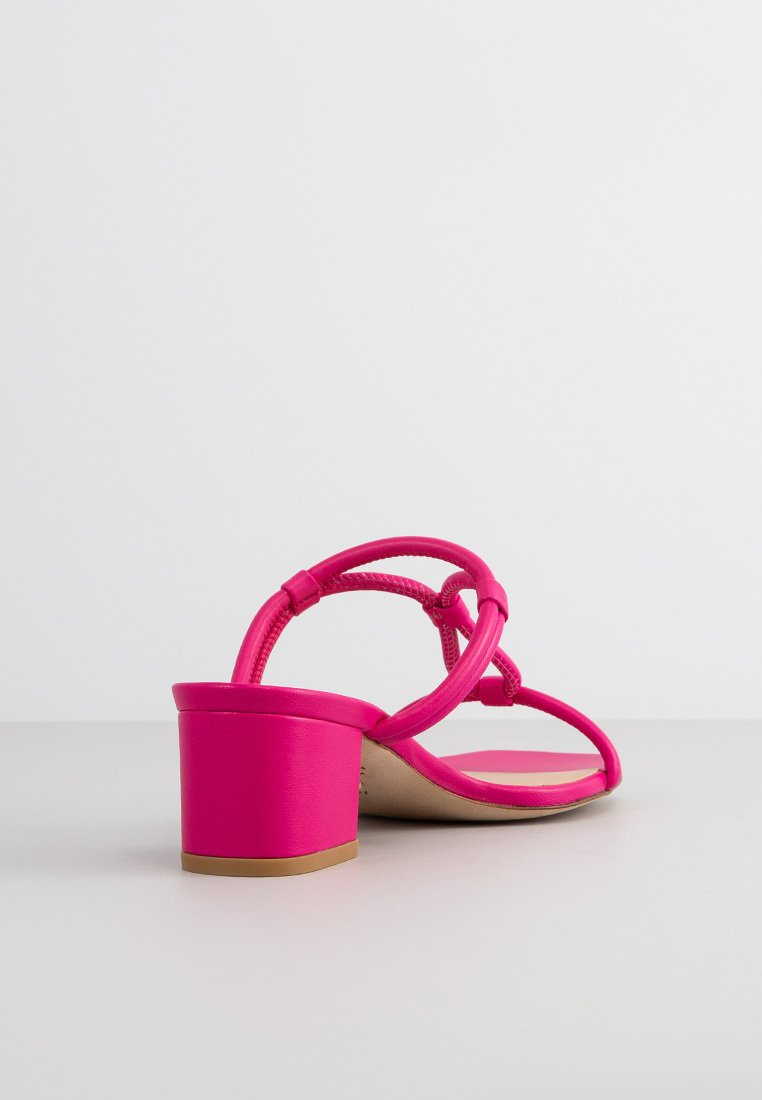 Stuart Weitzman