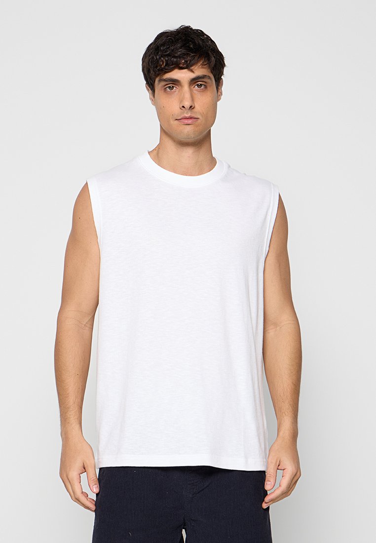 OVERSIZED  Media 1