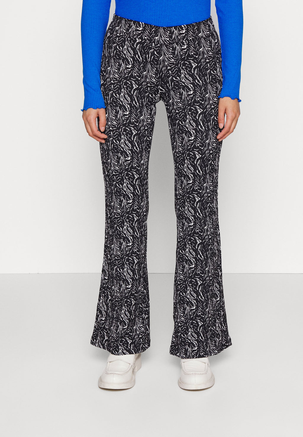ONLY Petite ONLLUA FLARED PANT