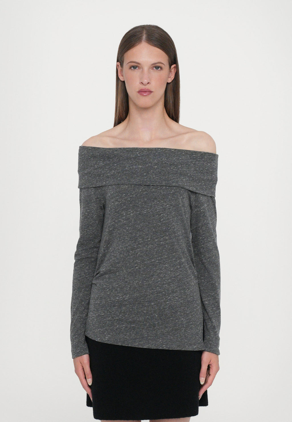 CLOSED ASYMMETRIC LONG SLEEVE