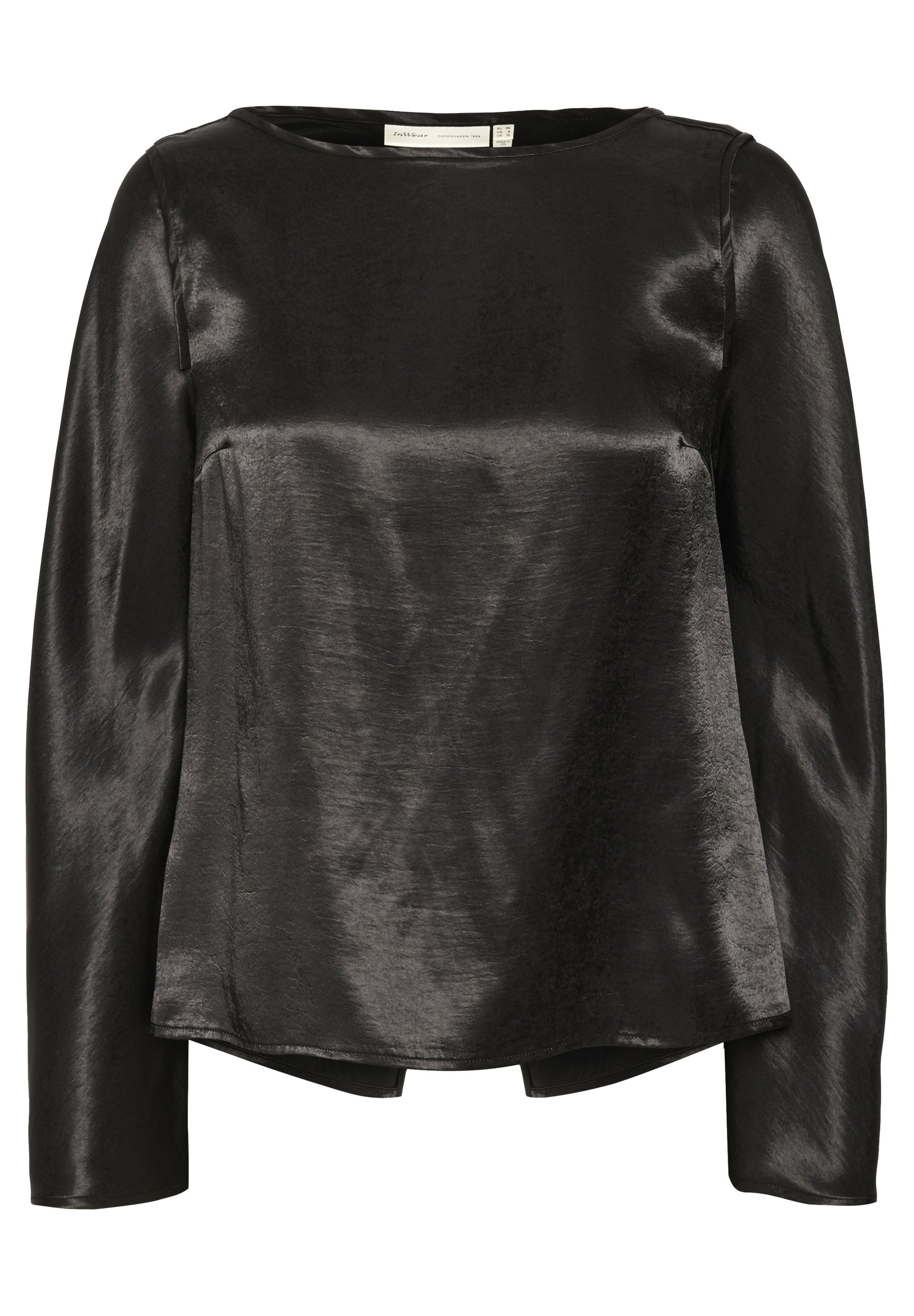 Schwarzes Satin-T-Shirt mit langen Ärmeln, rundem Ausschnitt, lässiger Passform und glatter Textur. Verfügt über einen leicht ausgestellt geschnittenen Saum und minimale Nähte.