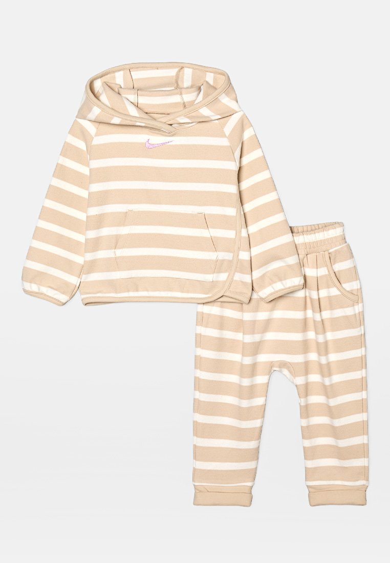 Nike Sportswear SET