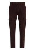 Dunkelbraune Corduroy-Cargohosen mit vorderem Knopf, Reißverschluss, Gürtelschlaufen und Klapptaschen an beiden Oberschenkeln.