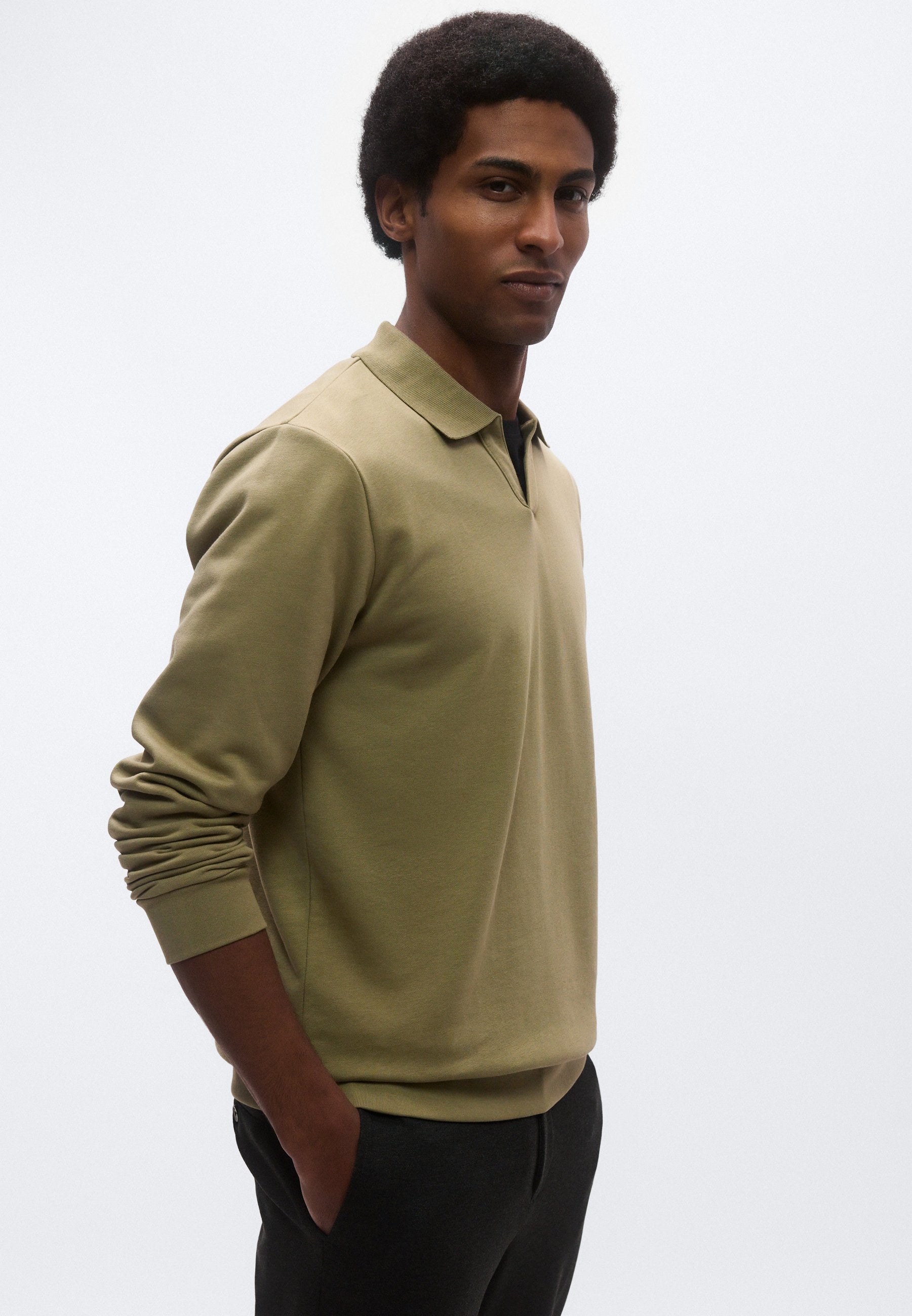 V NECK  Media 7