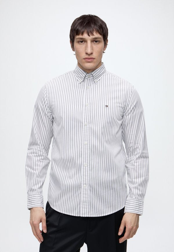 Tommy Hilfiger FLEX HAIRLINE POPLIN RF SHIRT - Shirt - white