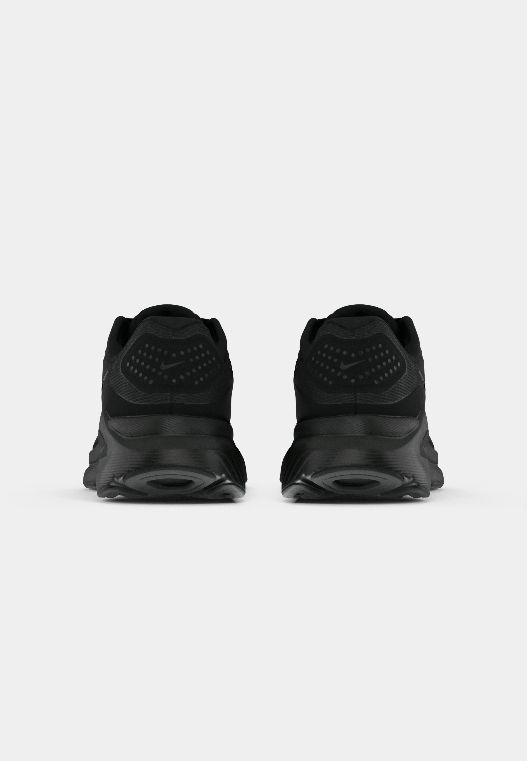 Nike Performance STRUCTURE 26