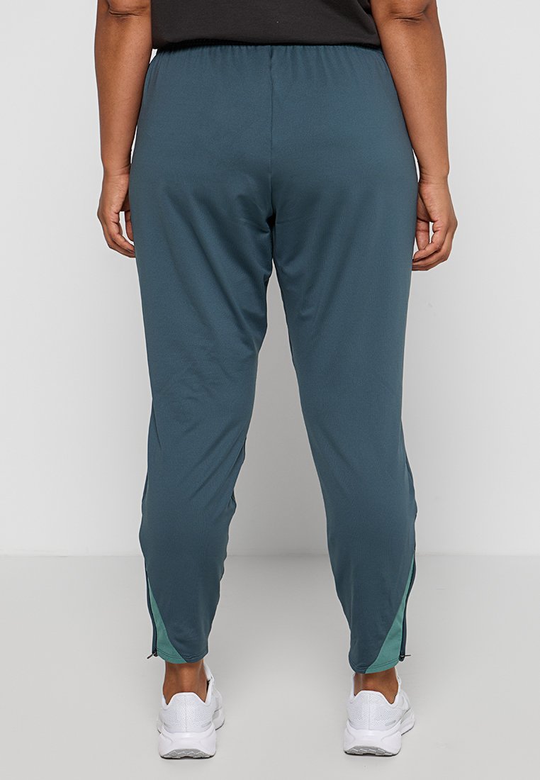 Nike Performance TOTTENHAM HOTSPUR