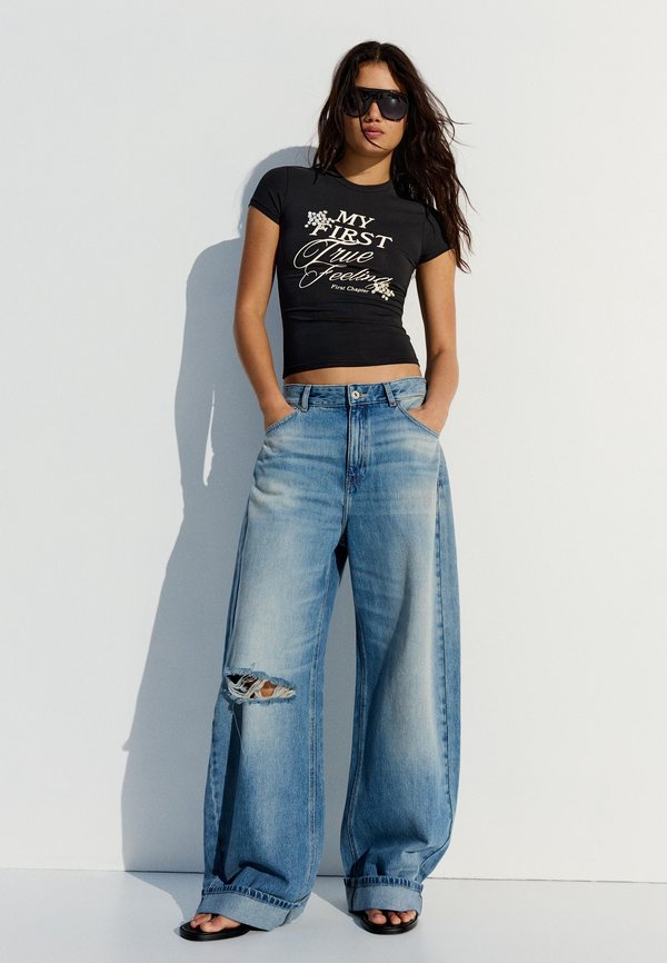 Bershka TSHIRT - Print T-shirt - royal blue