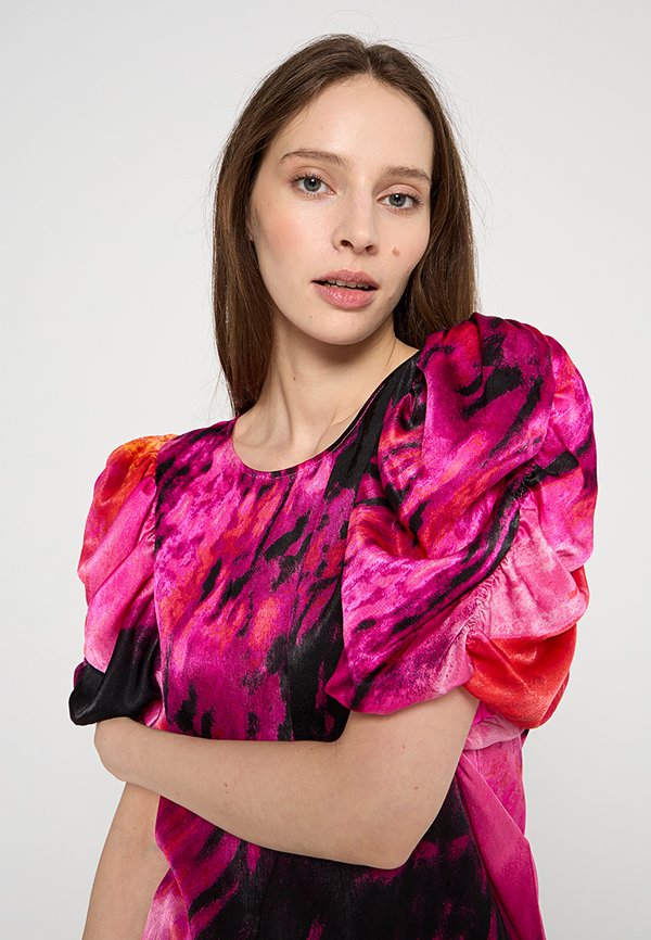 DKNY