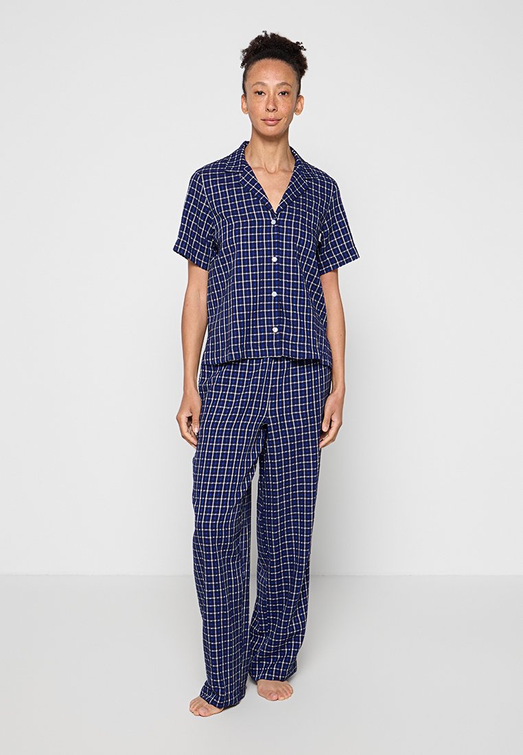 DKNY Loungewear Nachtwäsche Set Media 1
