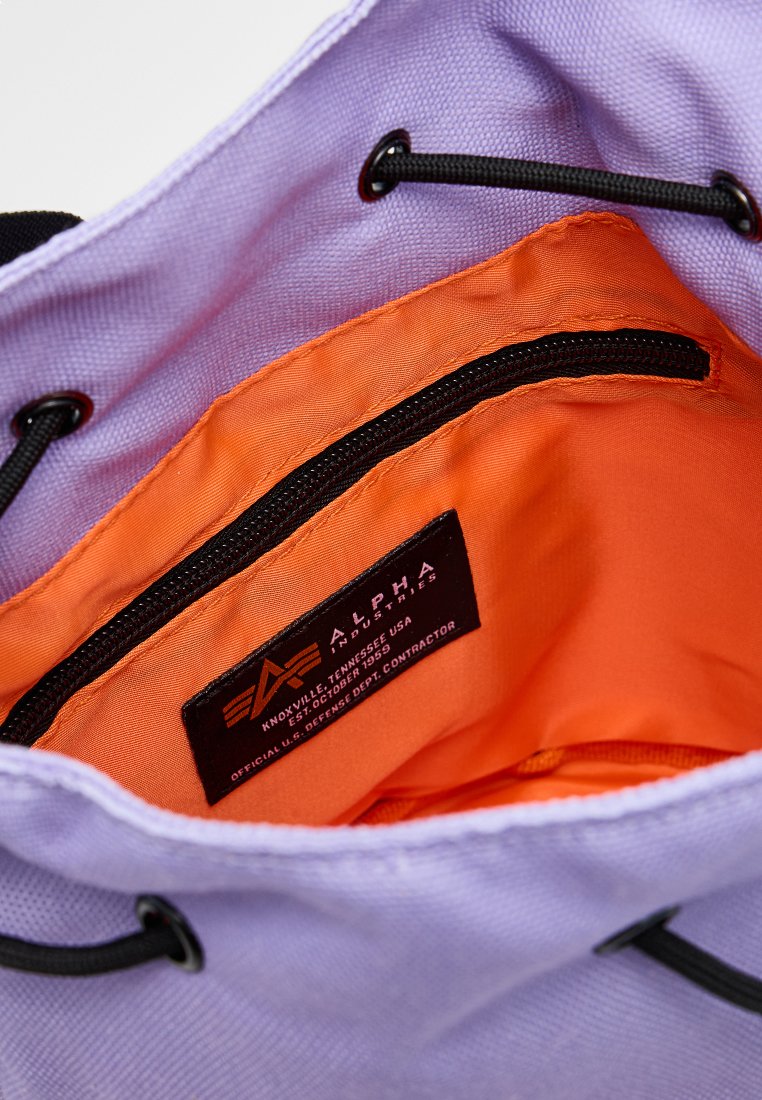 Alpha Industries CARRY